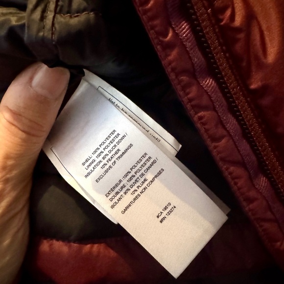 Lolë Insulated & Packable Downfilled Hooded Vest - Picture 6 of 8